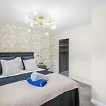 Semesterbostad Artists Abode In - Hot Tub Whitby