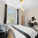 Artists Abode In - Hot Tub *