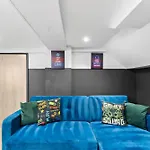 Artists Abode In - Hot Tub בית נופש