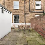 Artists Abode In - Hot Tub Whitby