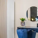 Semesterbostad Artists Abode In - Hot Tub *