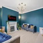 Artists Abode In - Hot Tub