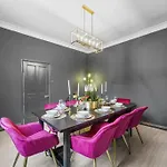 Semesterbostad Artists Abode In - Hot Tub *