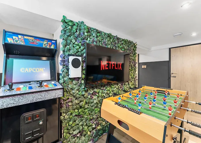 Artists Abode In - Hot Tub Holiday home *