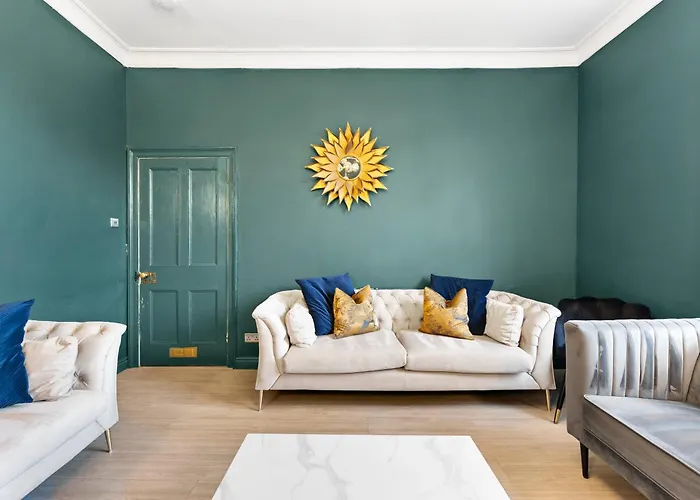 Artists Abode In - Hot Tub