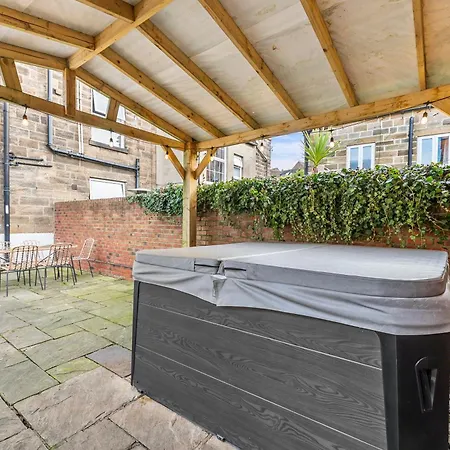 Artists Abode In - Hot Tub *