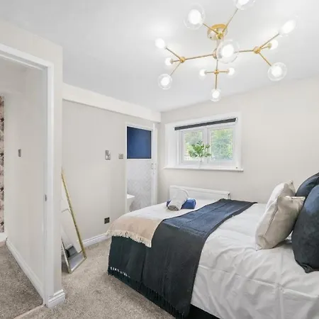Artists Abode In - Hot Tub Whitby